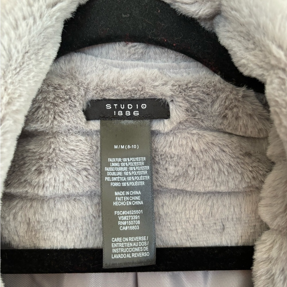 Luxurious Fuax Chinchila fur jacket NWOT - Picture 3 of 7